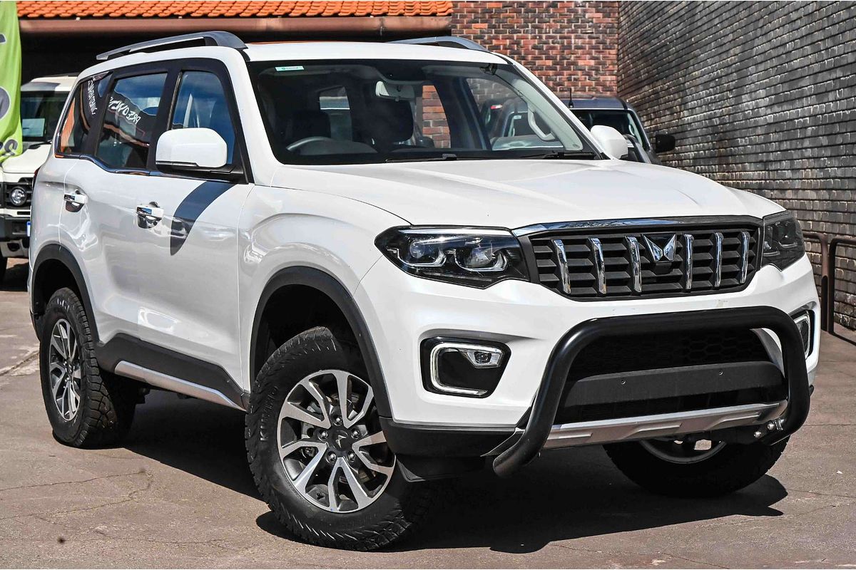 2023 Mahindra Scorpio Z8