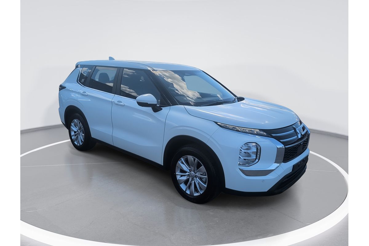 2025 Mitsubishi Outlander ES ZM