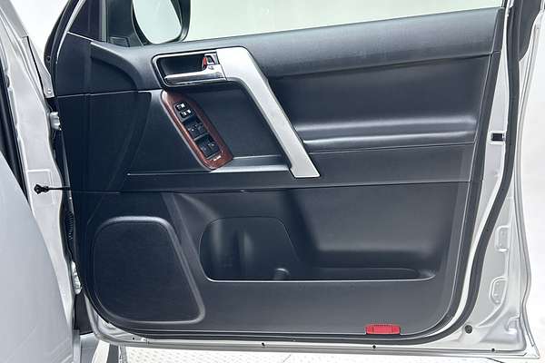 2016 Toyota Landcruiser Prado VX GDJ150R thumb-19