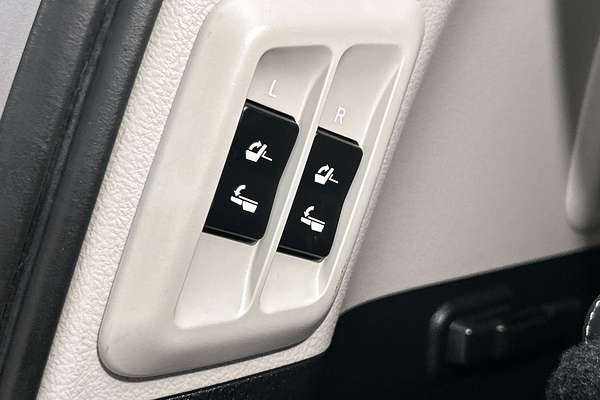 2016 Toyota Landcruiser Prado VX GDJ150R thumb-18