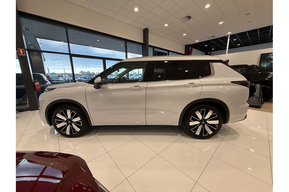 2025 Mitsubishi Outlander Exceed ZM