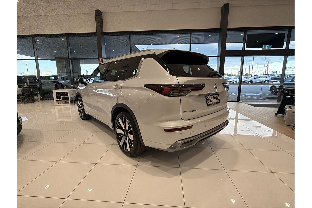 2025 Mitsubishi Outlander Exceed ZM