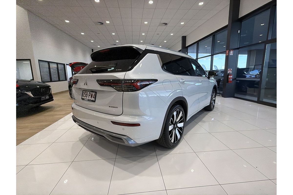 2025 Mitsubishi Outlander Exceed ZM