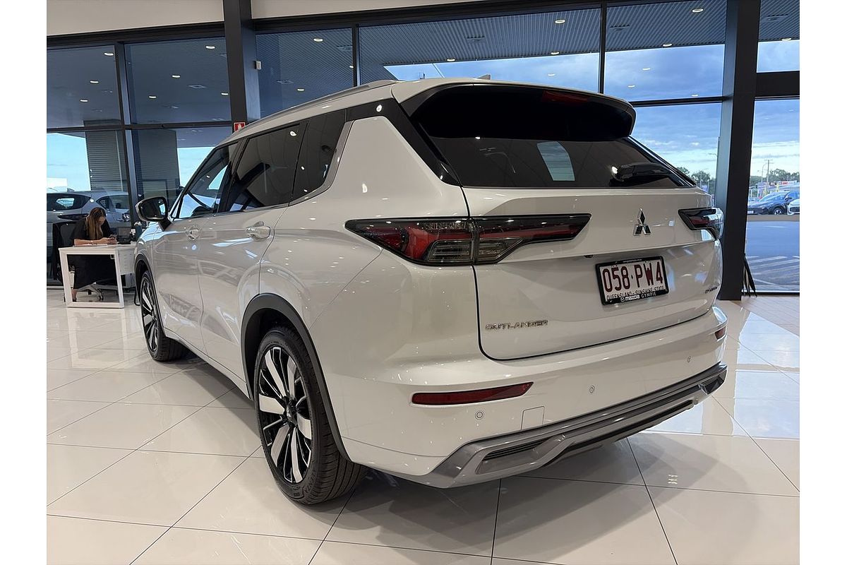 2025 Mitsubishi Outlander Exceed ZM