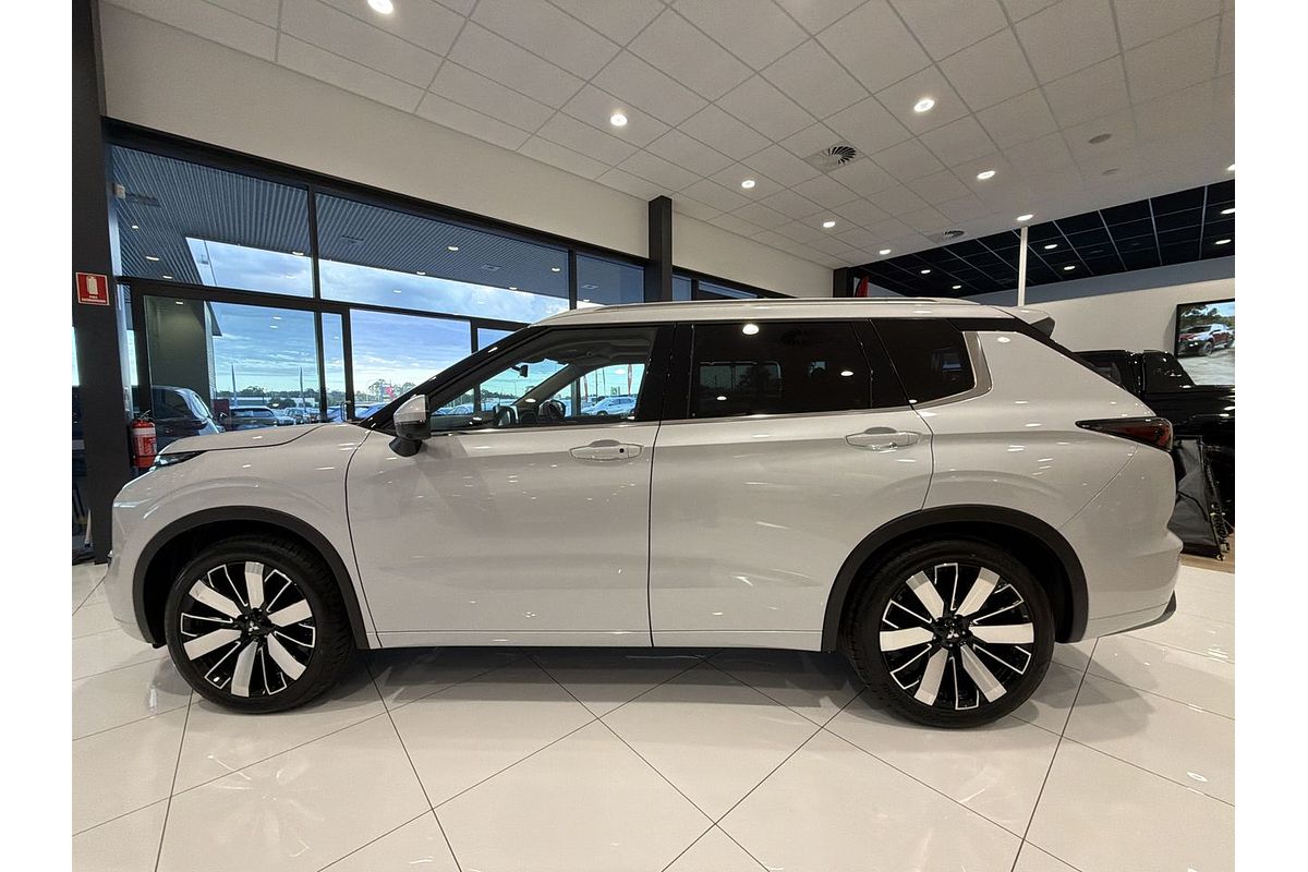 2025 Mitsubishi Outlander Exceed ZM