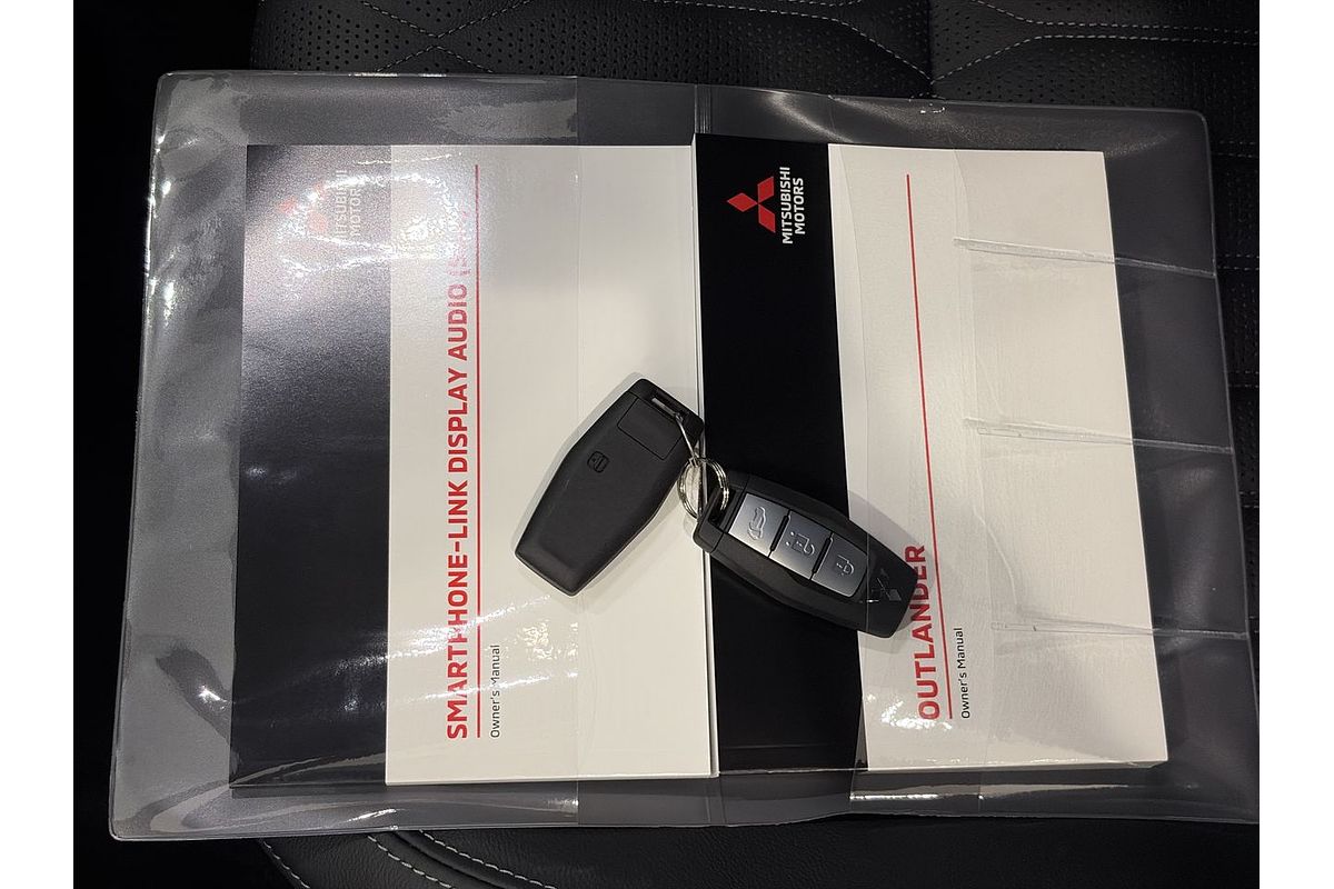 2025 Mitsubishi Outlander Exceed ZM