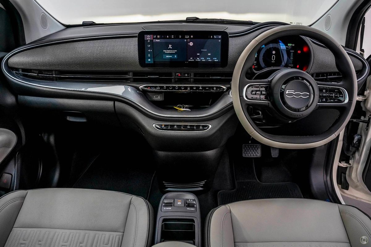 2023 Fiat 500e La Prima