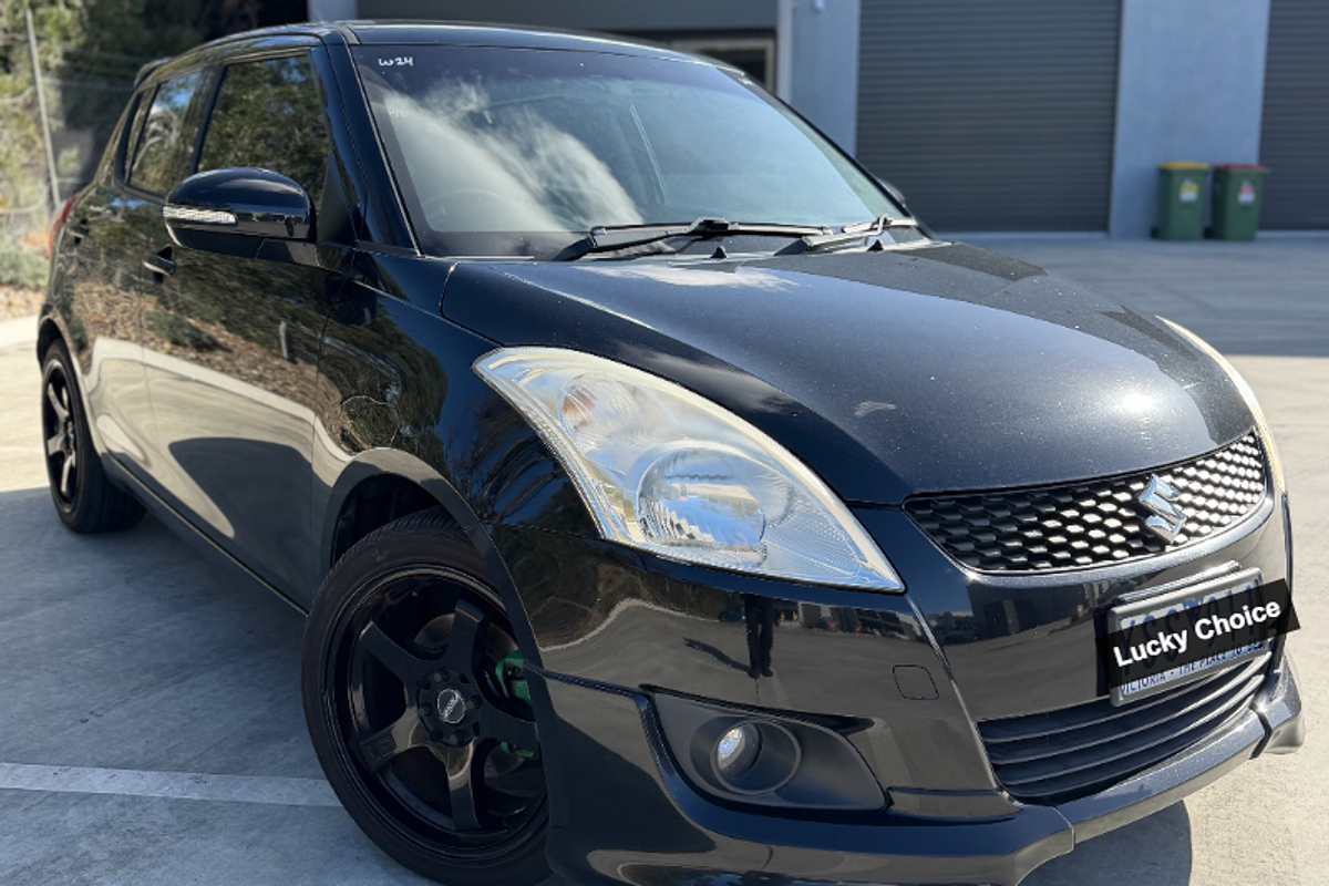 2011 Suzuki Swift GLX FZ
