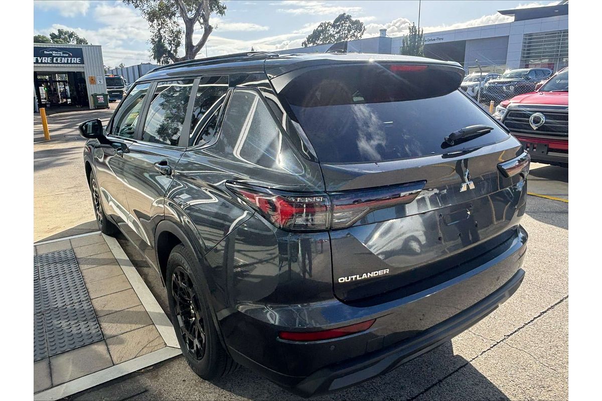 2026 Mitsubishi Outlander LS ZM