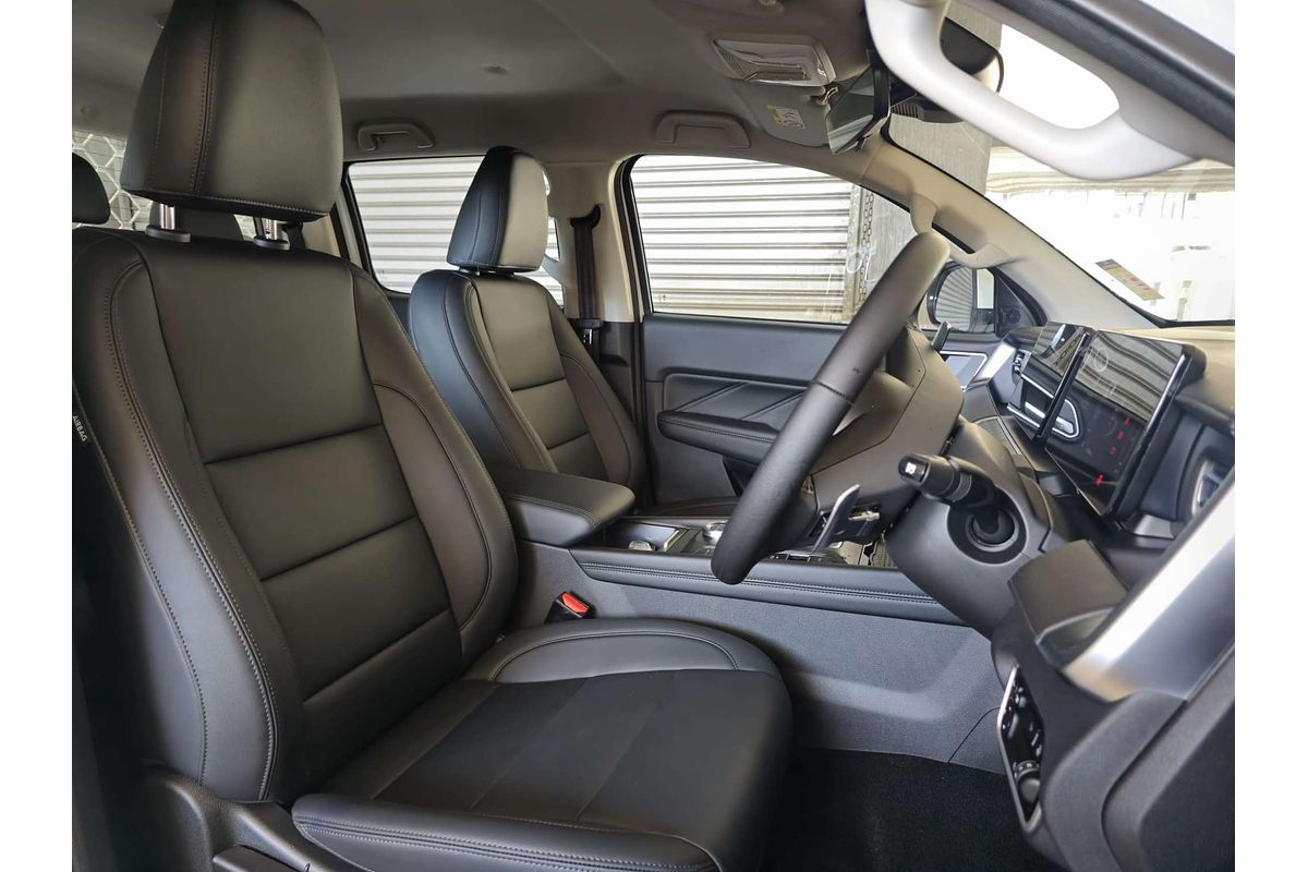 2.4T Cannon Dual Cab Chassic Luxury 4x4