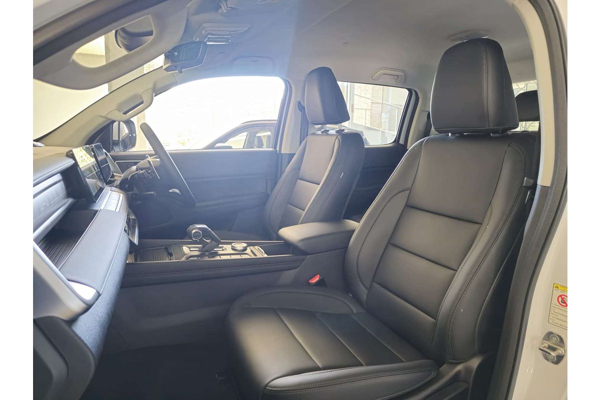 2.4T Cannon Dual Cab Chassic Luxury 4x4