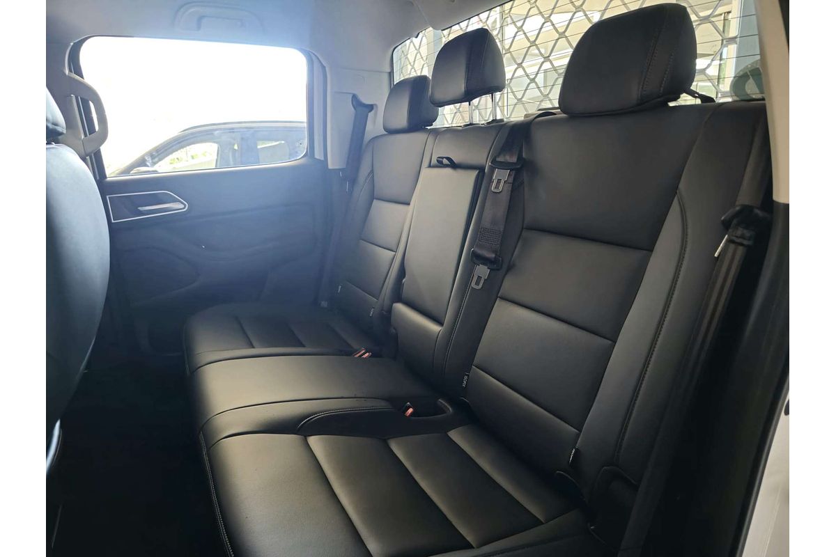 2.4T Cannon Dual Cab Chassic Luxury 4x4