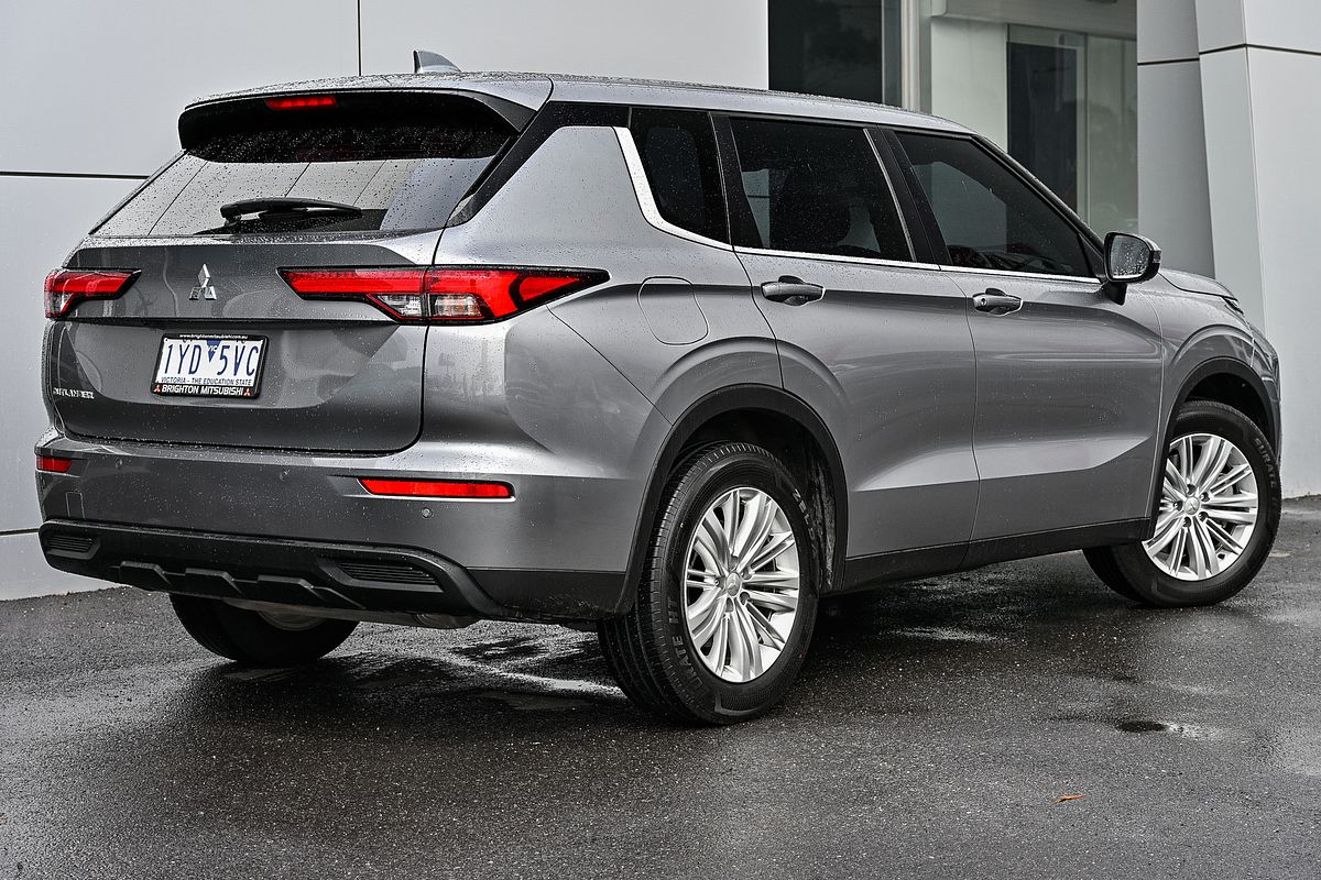2023 Mitsubishi Outlander ES ZM