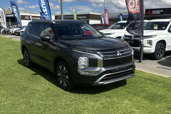 2025 Mitsubishi Outlander LS ZM