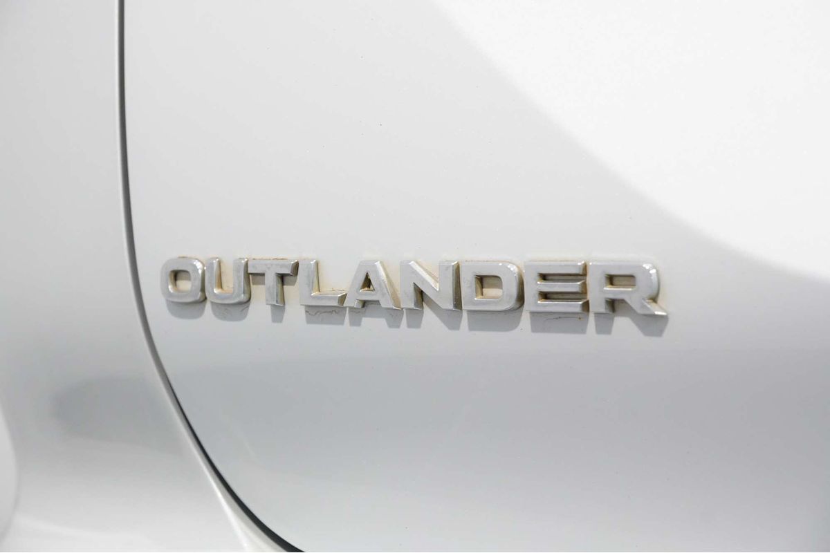 2023 Mitsubishi Outlander Exceed Tourer ZM