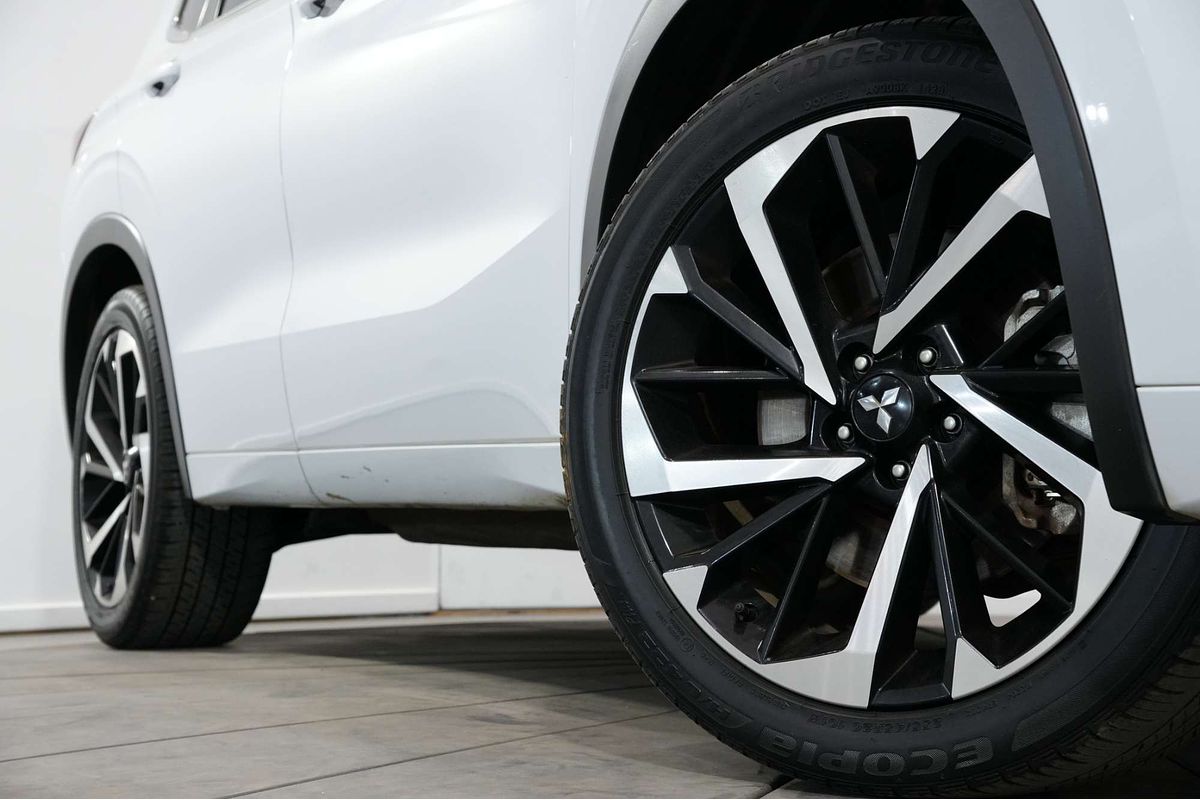 2023 Mitsubishi Outlander Exceed Tourer ZM