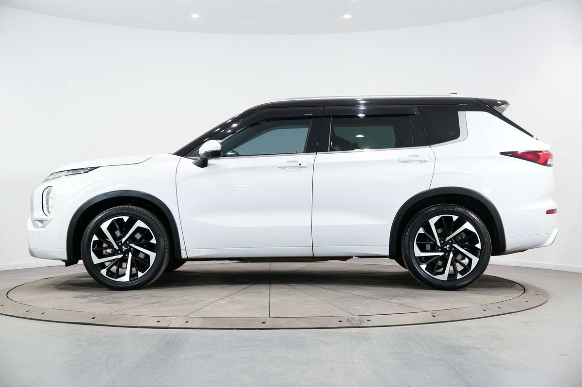2023 Mitsubishi Outlander Exceed Tourer ZM