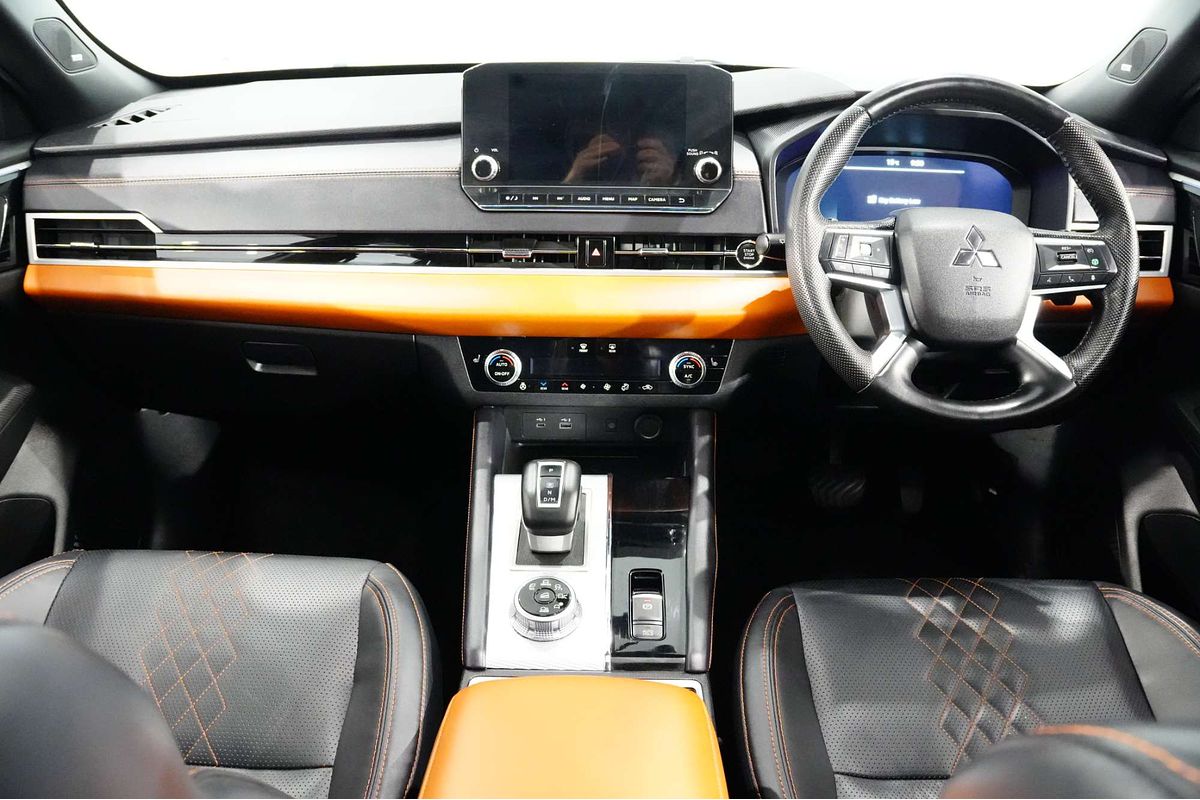 2023 Mitsubishi Outlander Exceed Tourer ZM