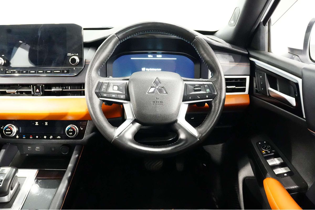 2023 Mitsubishi Outlander Exceed Tourer ZM