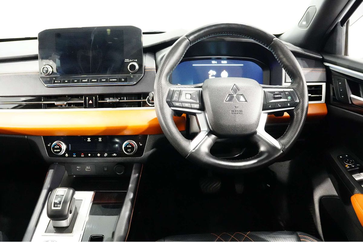 2023 Mitsubishi Outlander Exceed Tourer ZM