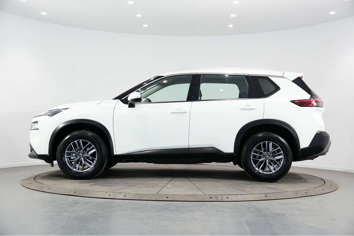 2024 Nissan X-TRAIL ST T33