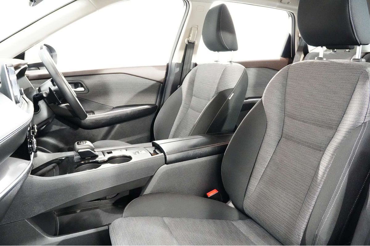 2024 Nissan X-TRAIL ST T33