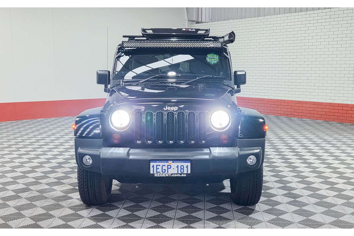 2013 Jeep Wrangler Unlimited Overland JK