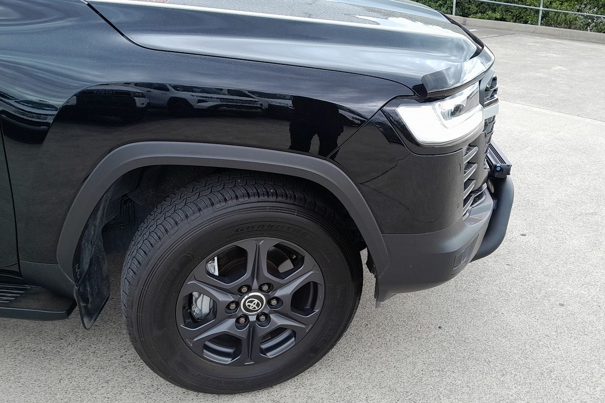2025 Toyota Landcruiser GR Sport FJA300R