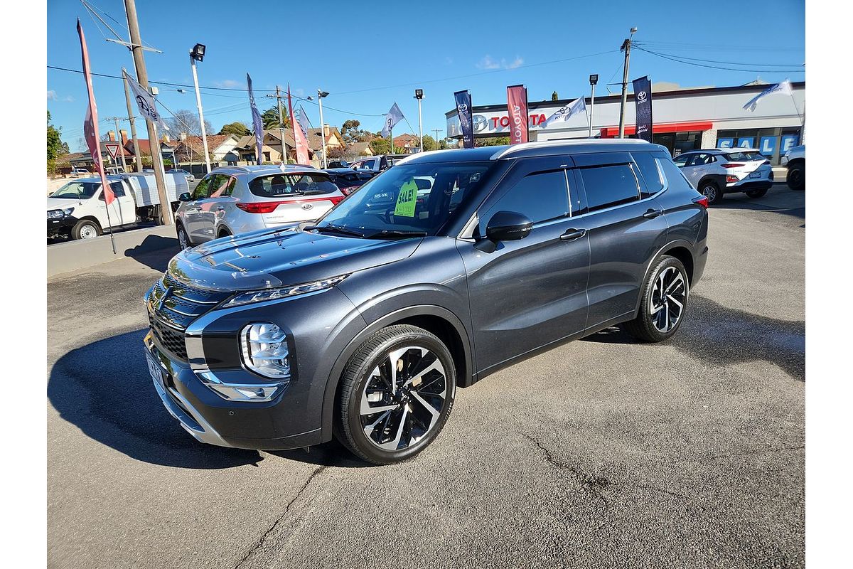 2024 Mitsubishi Outlander Exceed ZM