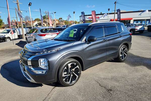 2024 Mitsubishi Outlander Exceed ZM