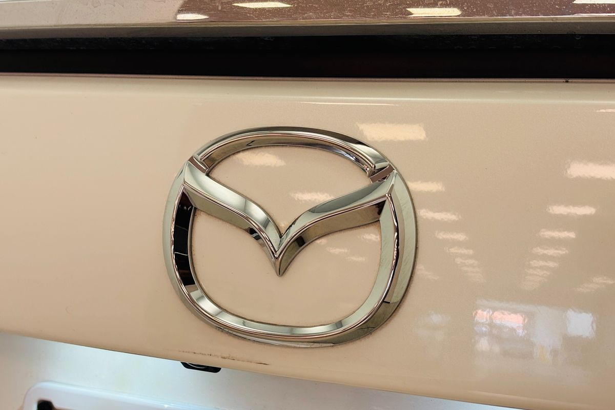 Mazda  M 6AUTO TOURING FWD