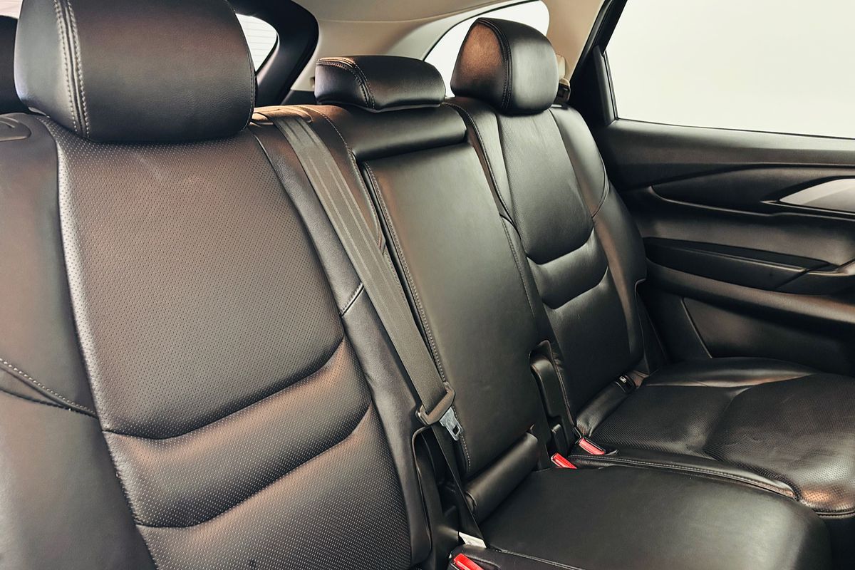 Mazda  M 6AUTO TOURING FWD