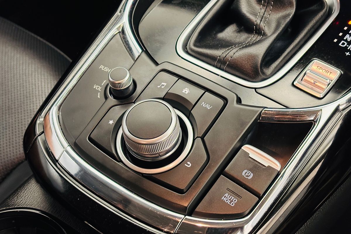 Mazda  M 6AUTO TOURING FWD