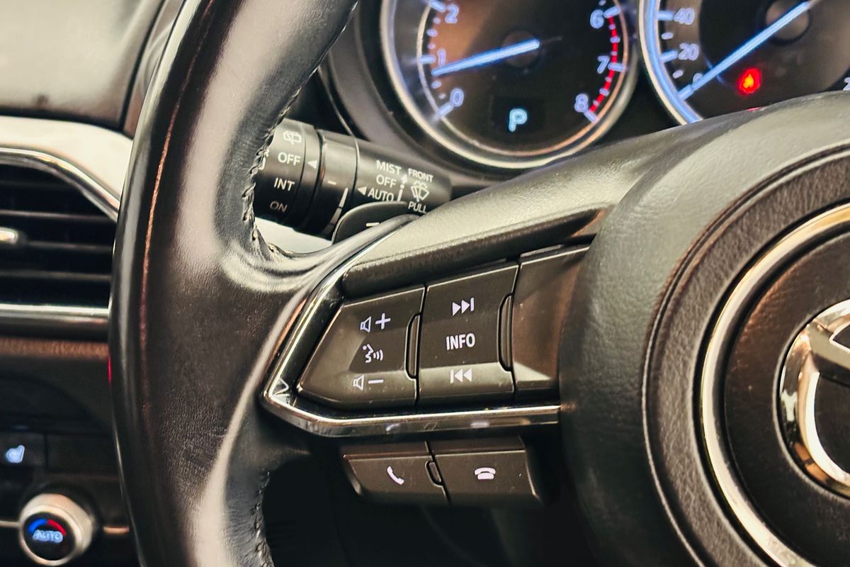 Mazda  M 6AUTO TOURING FWD