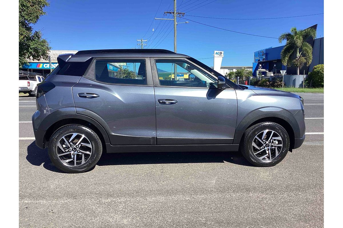 2025 Mahindra XUV3XO AX5L