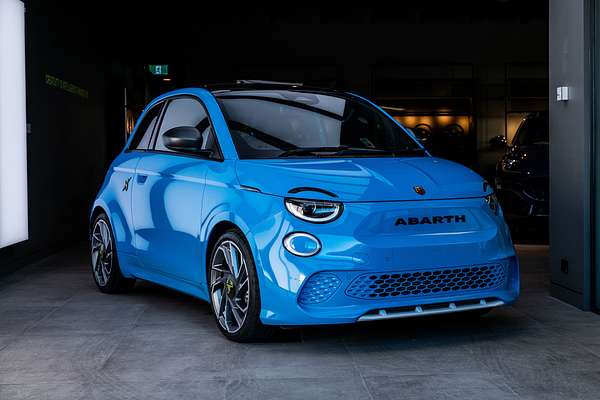 2023 Abarth 500e Turismo