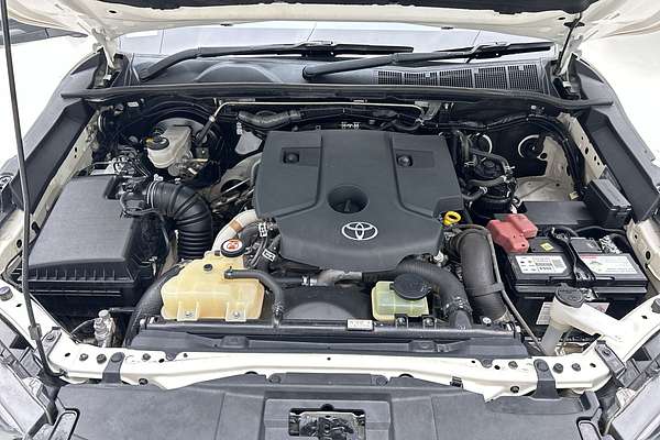 2022 Toyota Hilux SR GUN126R 4X4 thumb-9