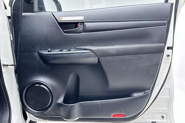 2022 Toyota Hilux SR GUN126R 4X4 thumb-17