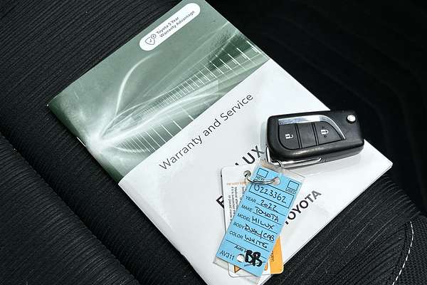 2022 Toyota Hilux SR GUN126R 4X4 thumb-21