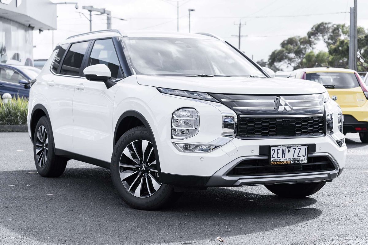 2025 Mitsubishi Outlander LS ZM