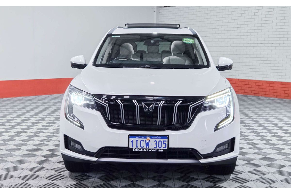 2023 Mahindra XUV700 AX7L