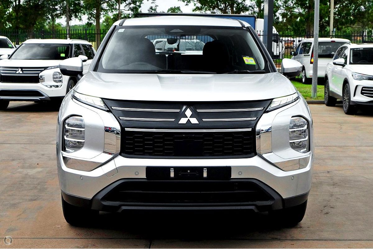 2025 Mitsubishi Outlander ES ZM