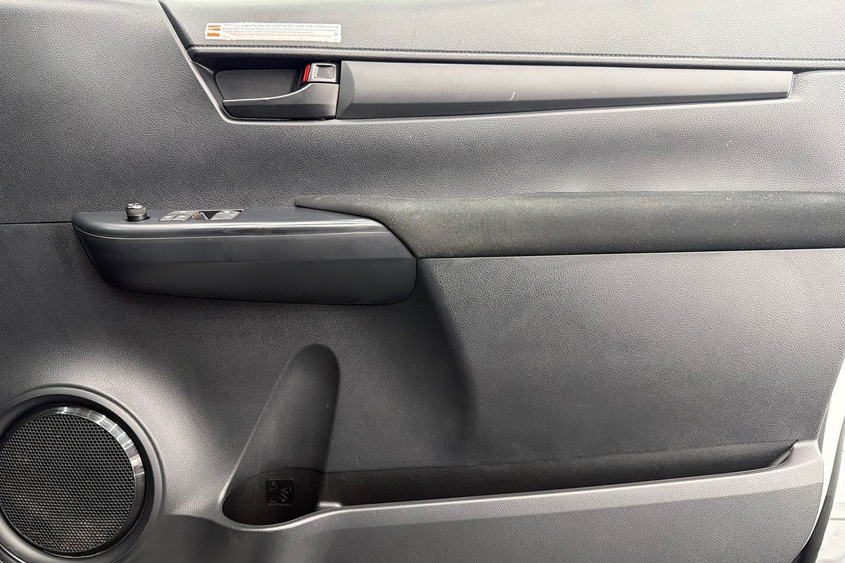 2024 Toyota Hilux SR GUN126R 4X4