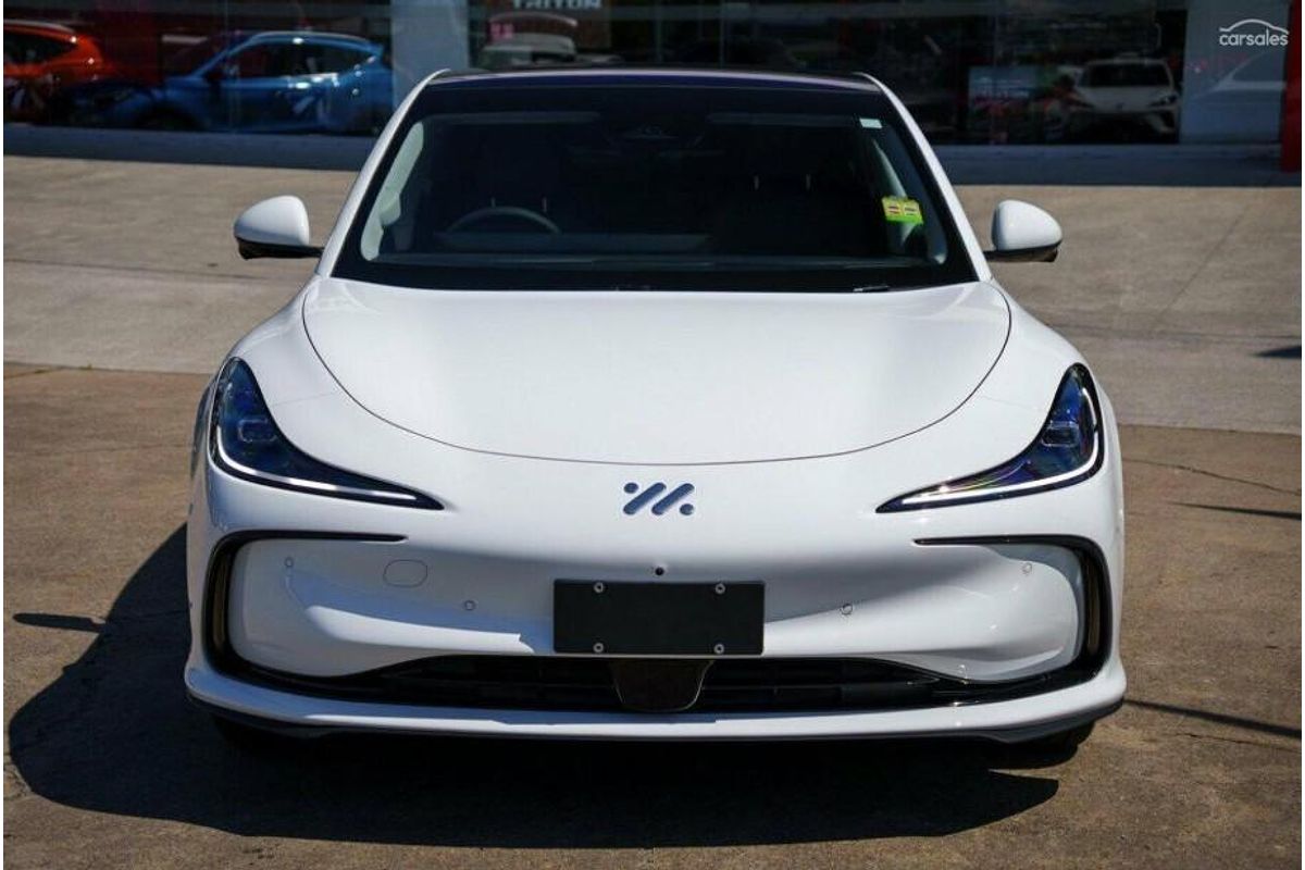 2025 MG IM5 Premium P12L