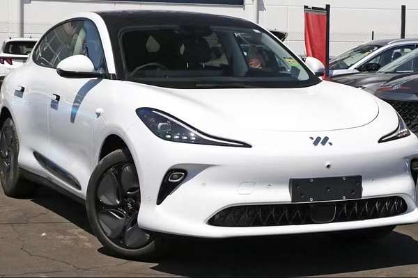 2025 MG IM6 Premium S12L