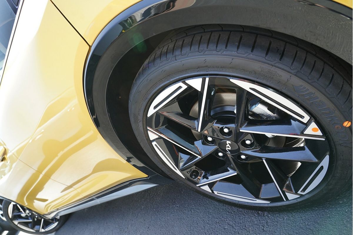 2025 Kia K4 GT-Line CL4m