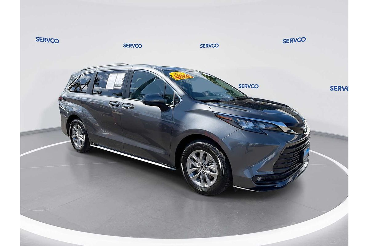 2025 Toyota SIENNA XLE