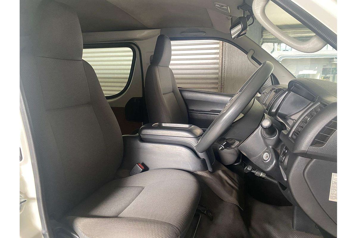 HIACE KDH201R MY16 LWB 3.0L DT4 DIESEL TURBO F/INJ 4 SP AUTOMATIC 4D VAN 
