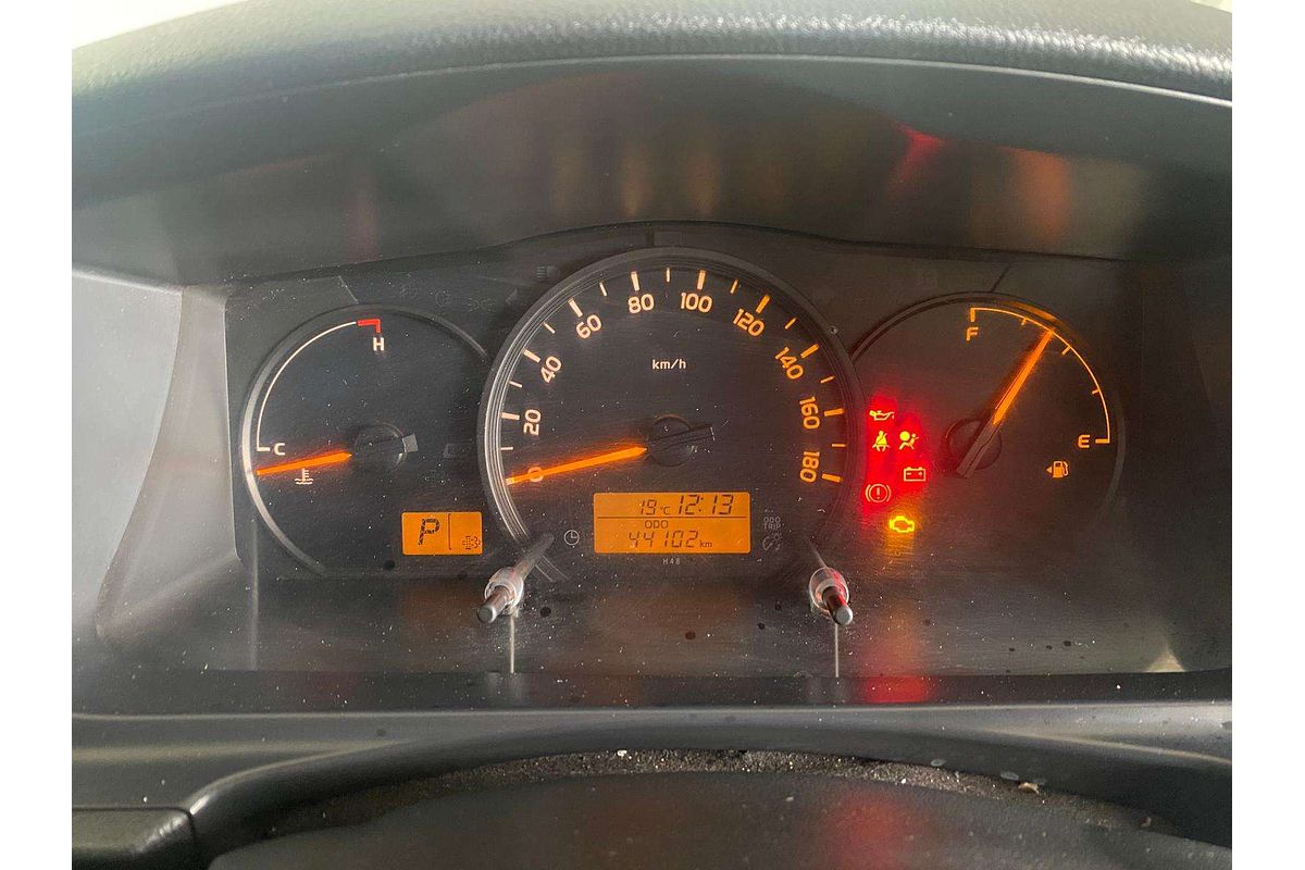 HIACE KDH201R MY16 LWB 3.0L DT4 DIESEL TURBO F/INJ 4 SP AUTOMATIC 4D VAN 