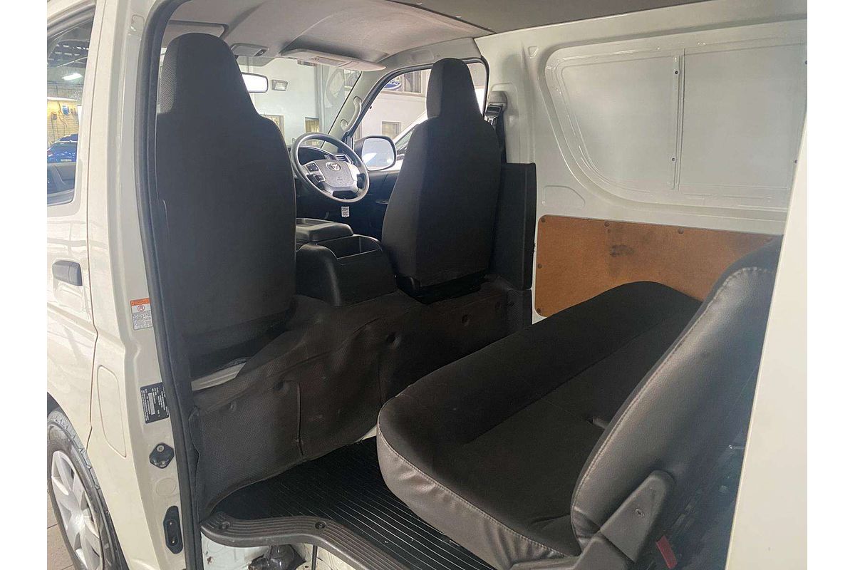 HIACE KDH201R MY16 LWB 3.0L DT4 DIESEL TURBO F/INJ 4 SP AUTOMATIC 4D VAN 